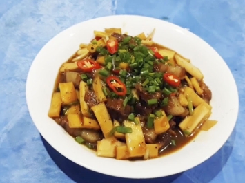 Hướng dẫn món " Củ Hủ Dừa Kho Thịt Ba Chỉ"