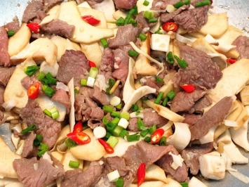Cách làm Củ hủ dừa xào thịt bò